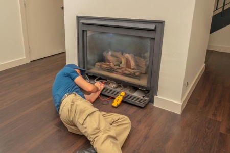 Les étapes essentielles pour réussir l'installation de votre cheminée
